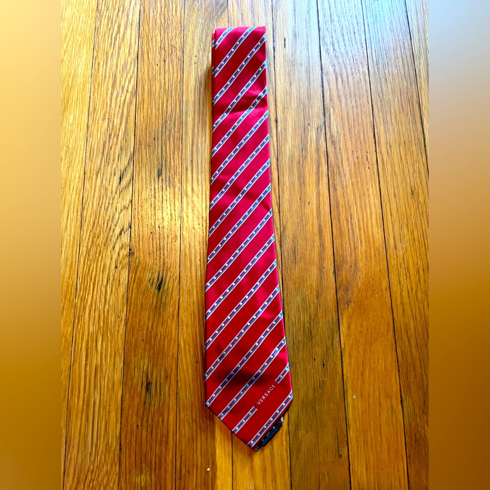 Versace Necktie Red 100% Silk - Picture 7 of 7